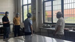 要求食物充实烹煮、防止交叉污染；对辖区内相