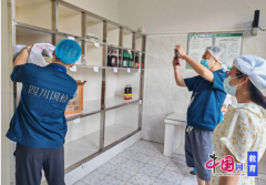  工做人员对江阳区况场街道核心长儿园食